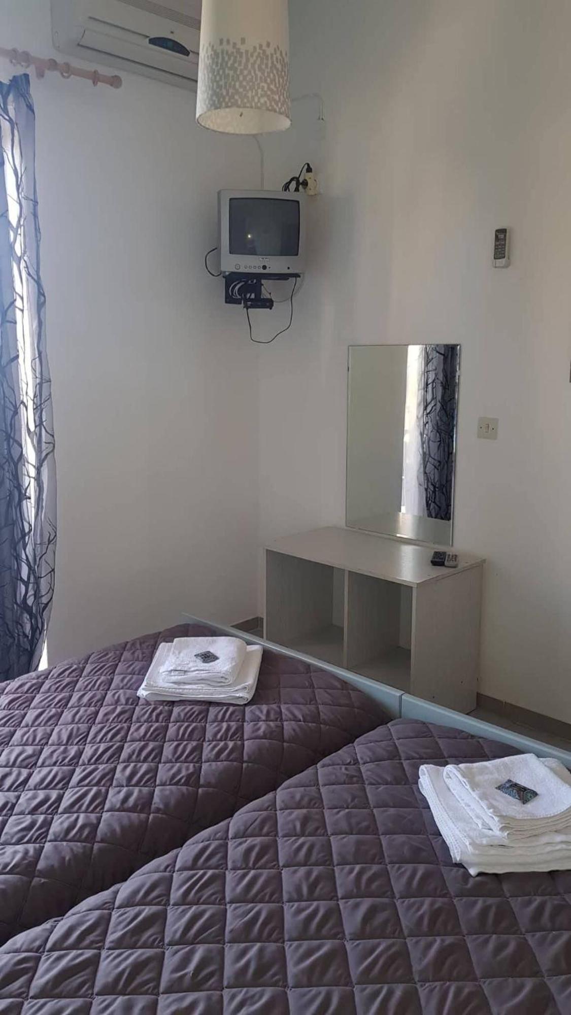 Athina Apartments تولو المظهر الخارجي الصورة
