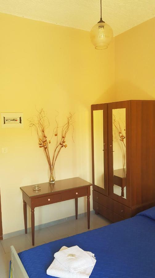 Athina Apartments تولو المظهر الخارجي الصورة
