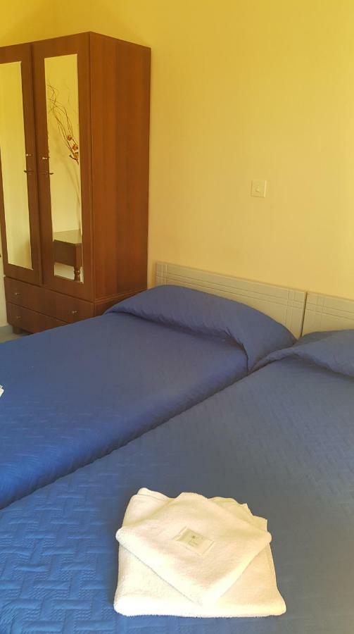 Athina Apartments تولو المظهر الخارجي الصورة