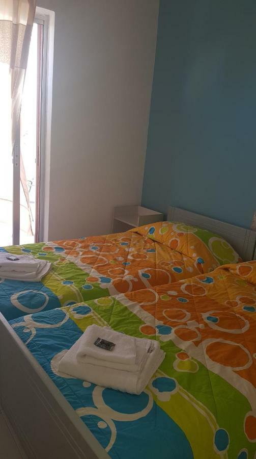 Athina Apartments تولو المظهر الخارجي الصورة