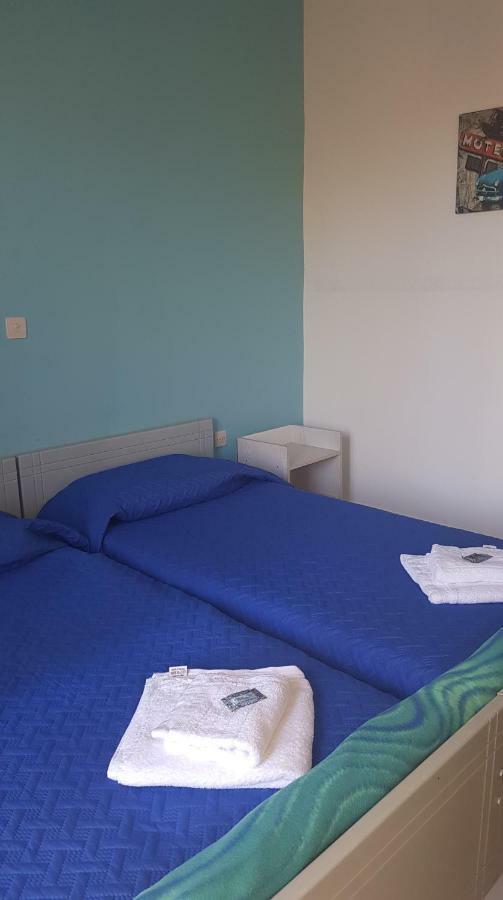 Athina Apartments تولو المظهر الخارجي الصورة